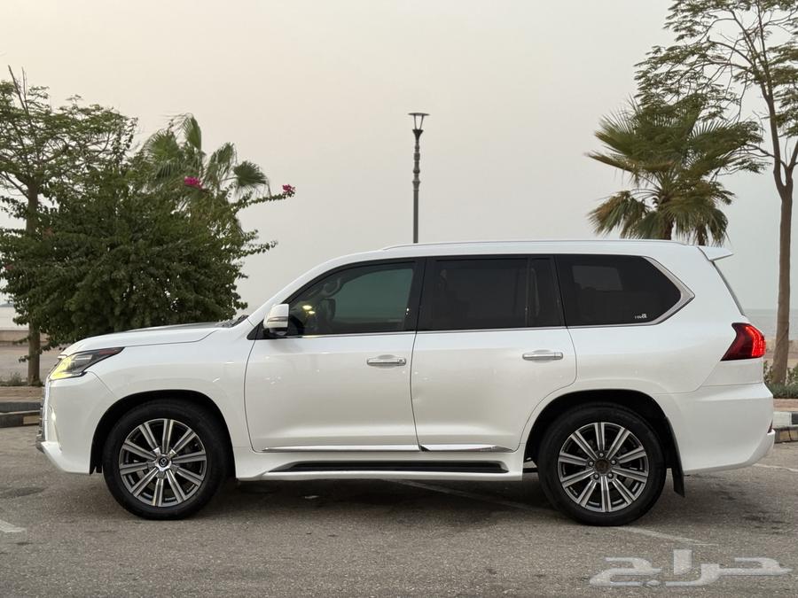 (تم الببع تم البيع)جيب لكزس LX.570 2016سعودي قمه بنضافهDD63777778231809112