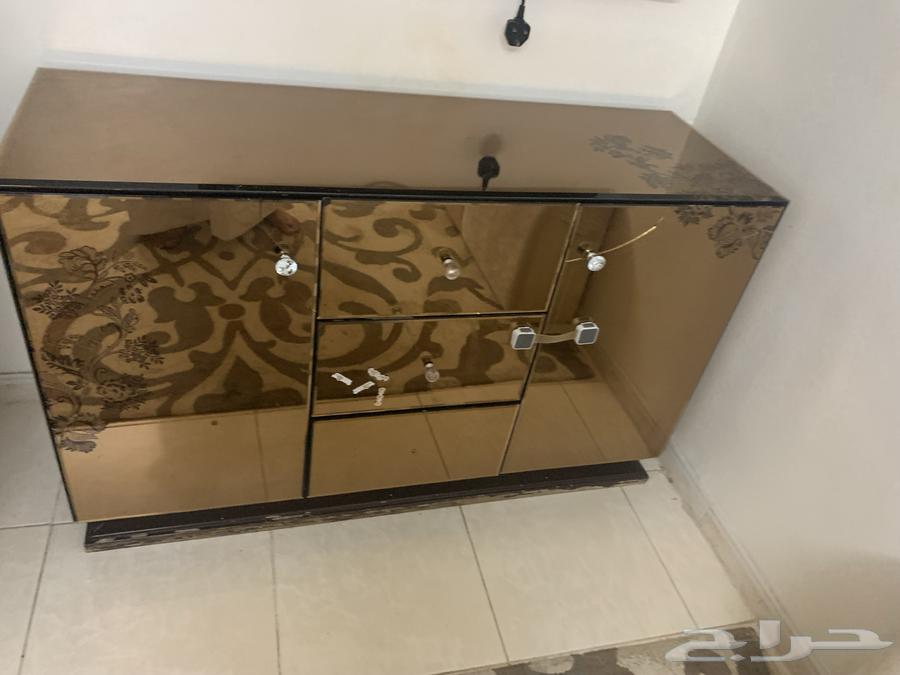 غرفة نوم وطاولة طعام ودولاب جزامه63699997686146114