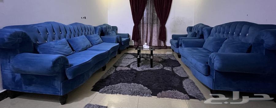 معروض للبيع طقم كنب صالون أنيق وعصري مع ملحقاته63704927514754111