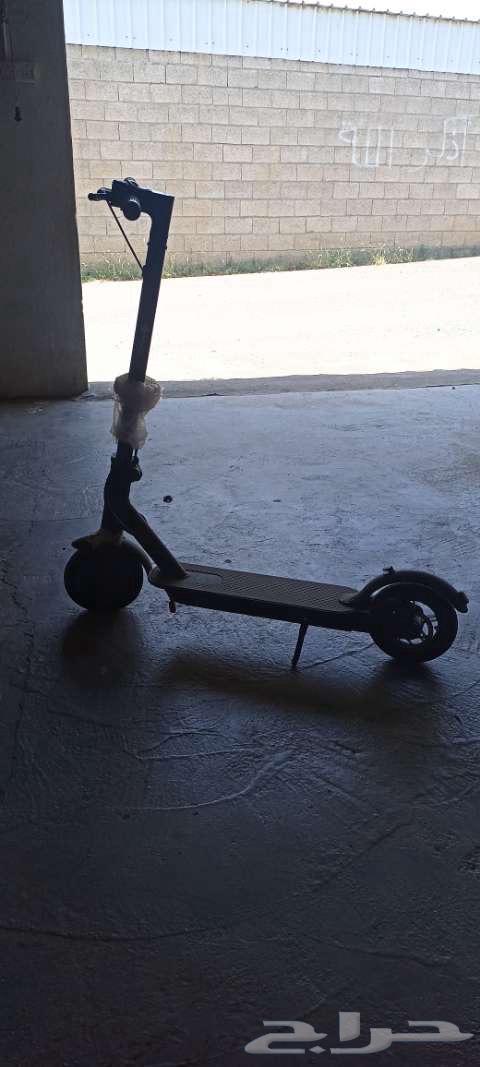 A clean scooter, brand new, used only once63699908355970112