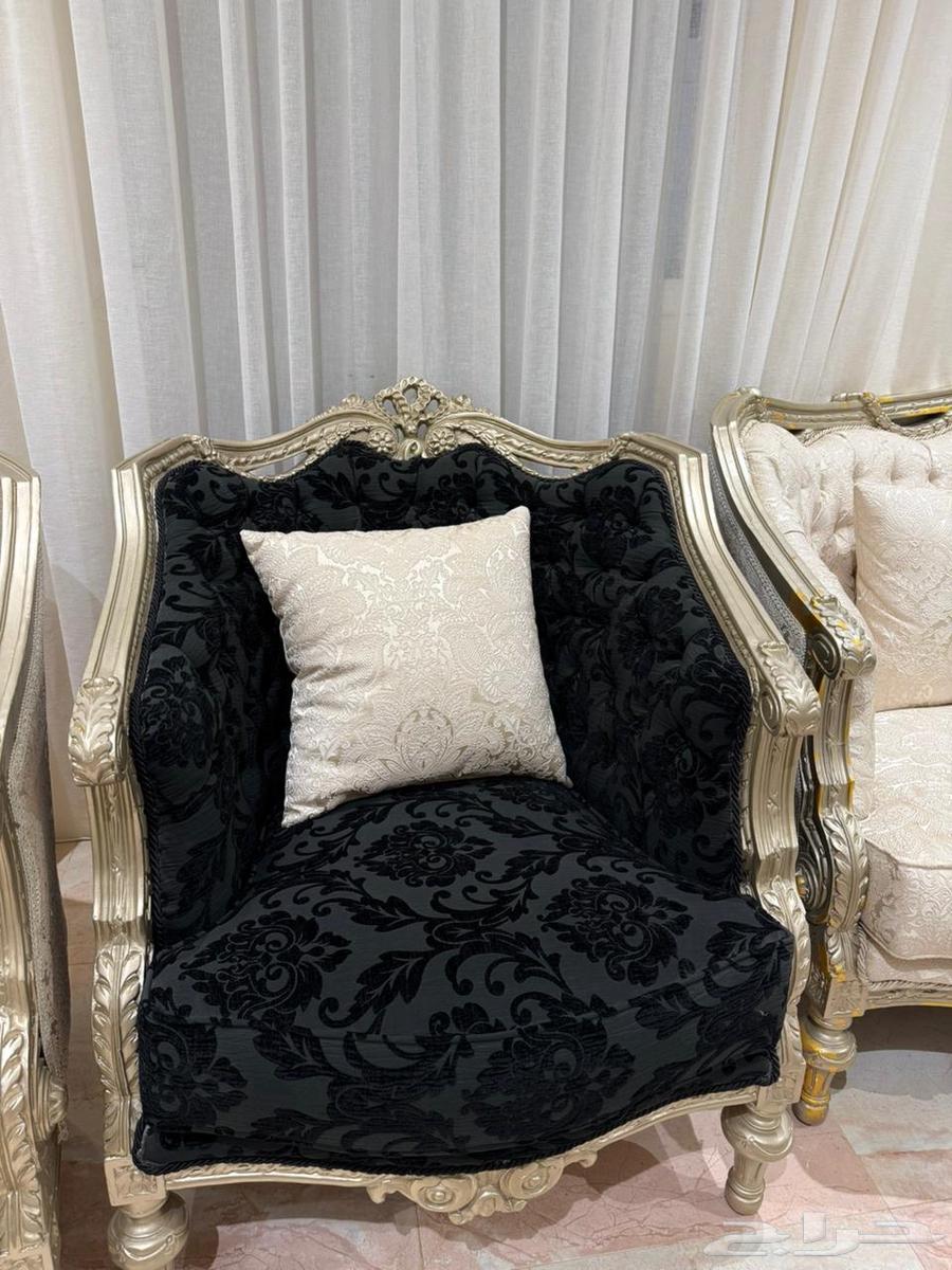 كنب مجلس للبيع(شبه جديده)63703767537665113