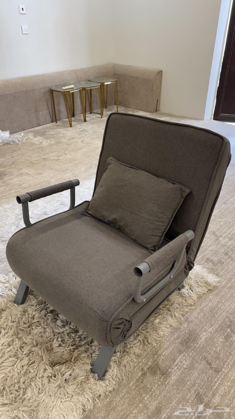 Chair that transforms into a bed, almost new, used only during Hajj period63716016575875110