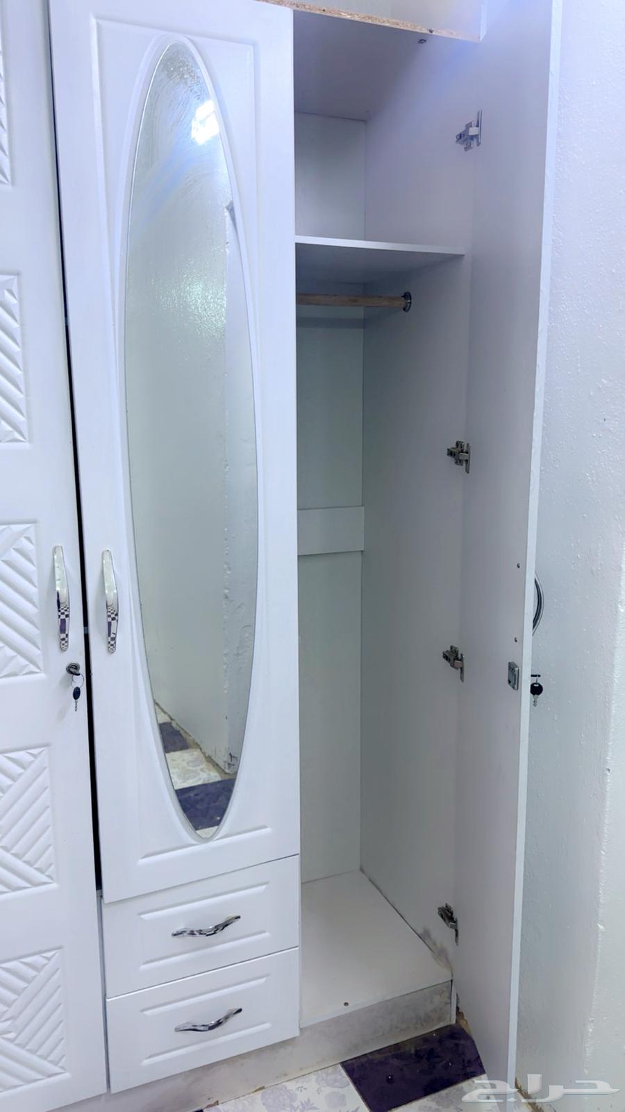Large clean closet, like new condition and big size..63708123225729110
