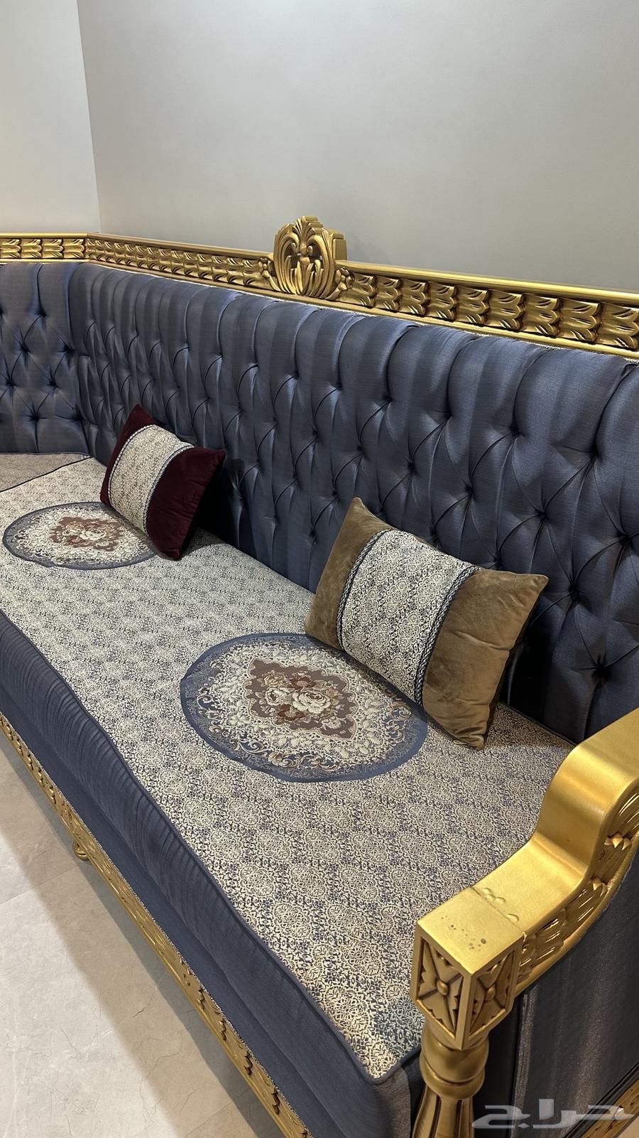 كنب وطاوله رخام وثلاث ستاير للبيع63716854036738111