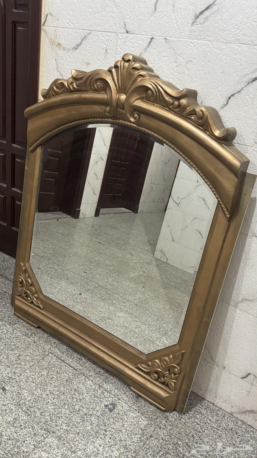مرايا63714417763587110