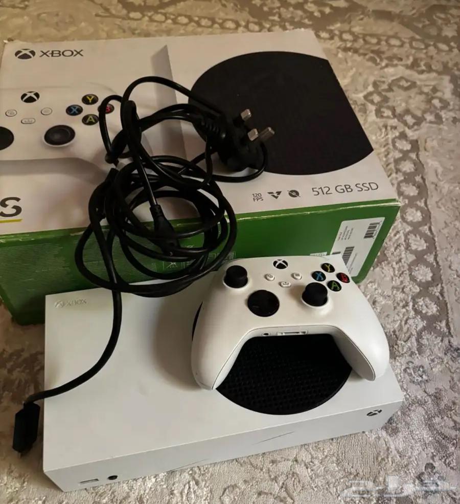 Xbox Series S clean with light use63711412447107110