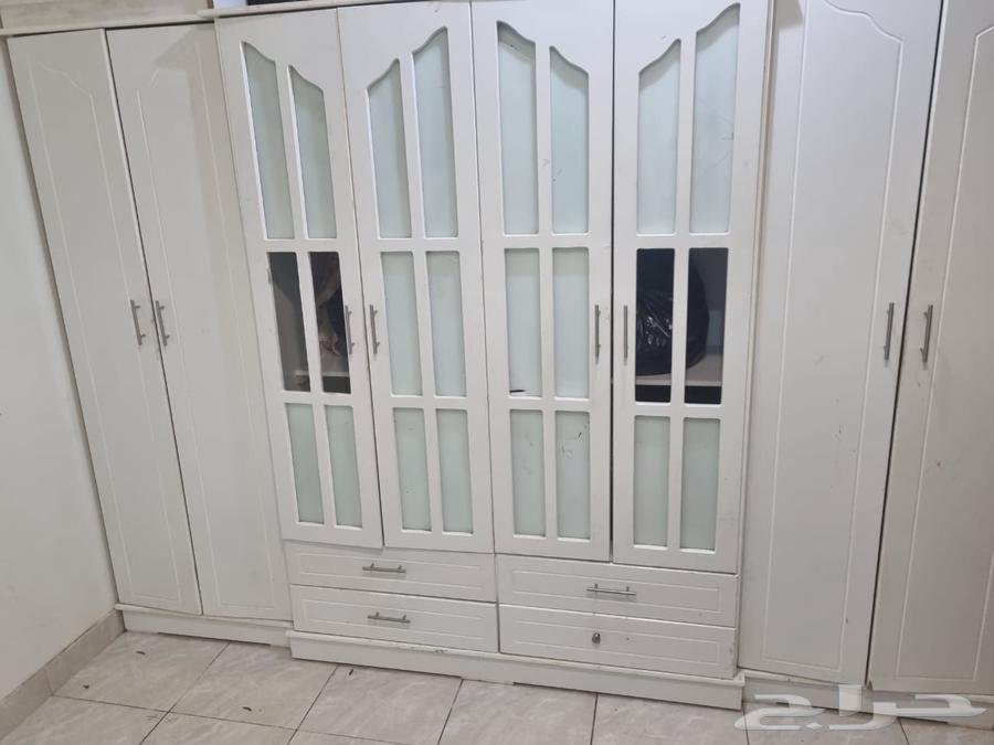 سرير نوم جديد نفرين ودولاب شبه الجديد نظيف63707300350466113