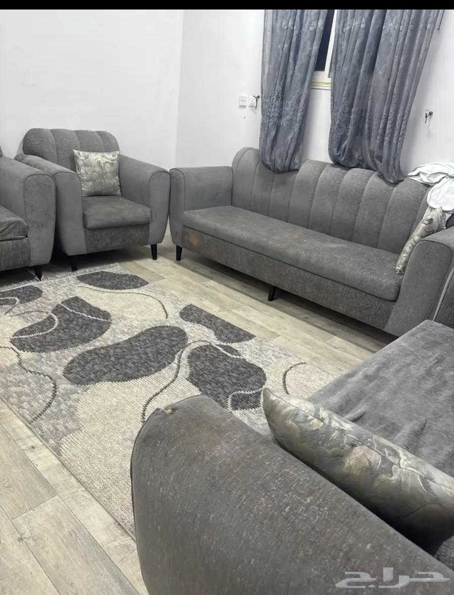 A sofa, just need to wear the cover. Cost me 2500, strong pressure, excellent wood, I want 500 for it63709567662467110