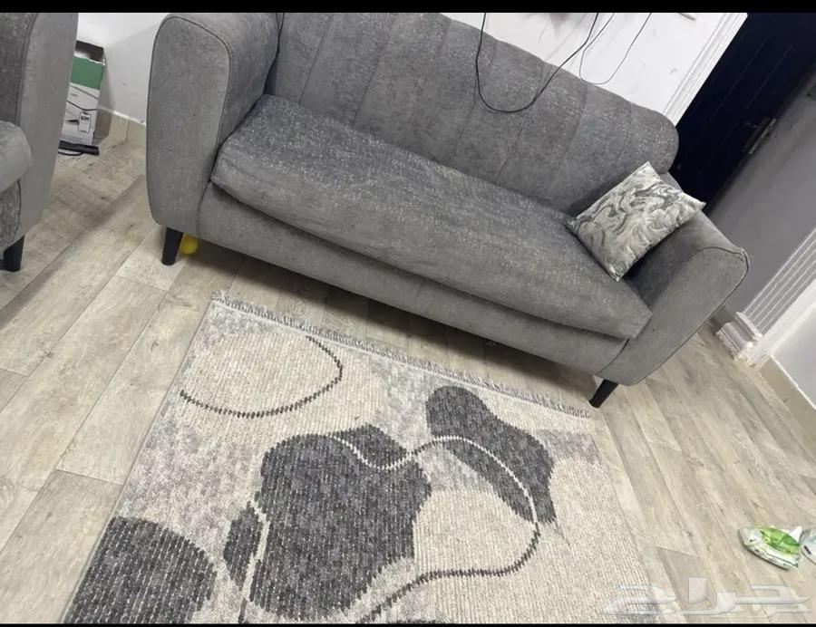 A sofa, just need to wear the cover. Cost me 2500, strong pressure, excellent wood, I want 500 for it63709567662467111