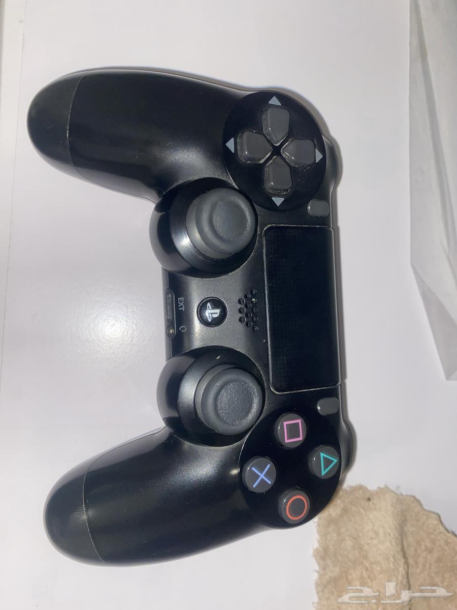 Sony 4 clean without scratch with original controller and FIFA24 euro version tape63708396249985111