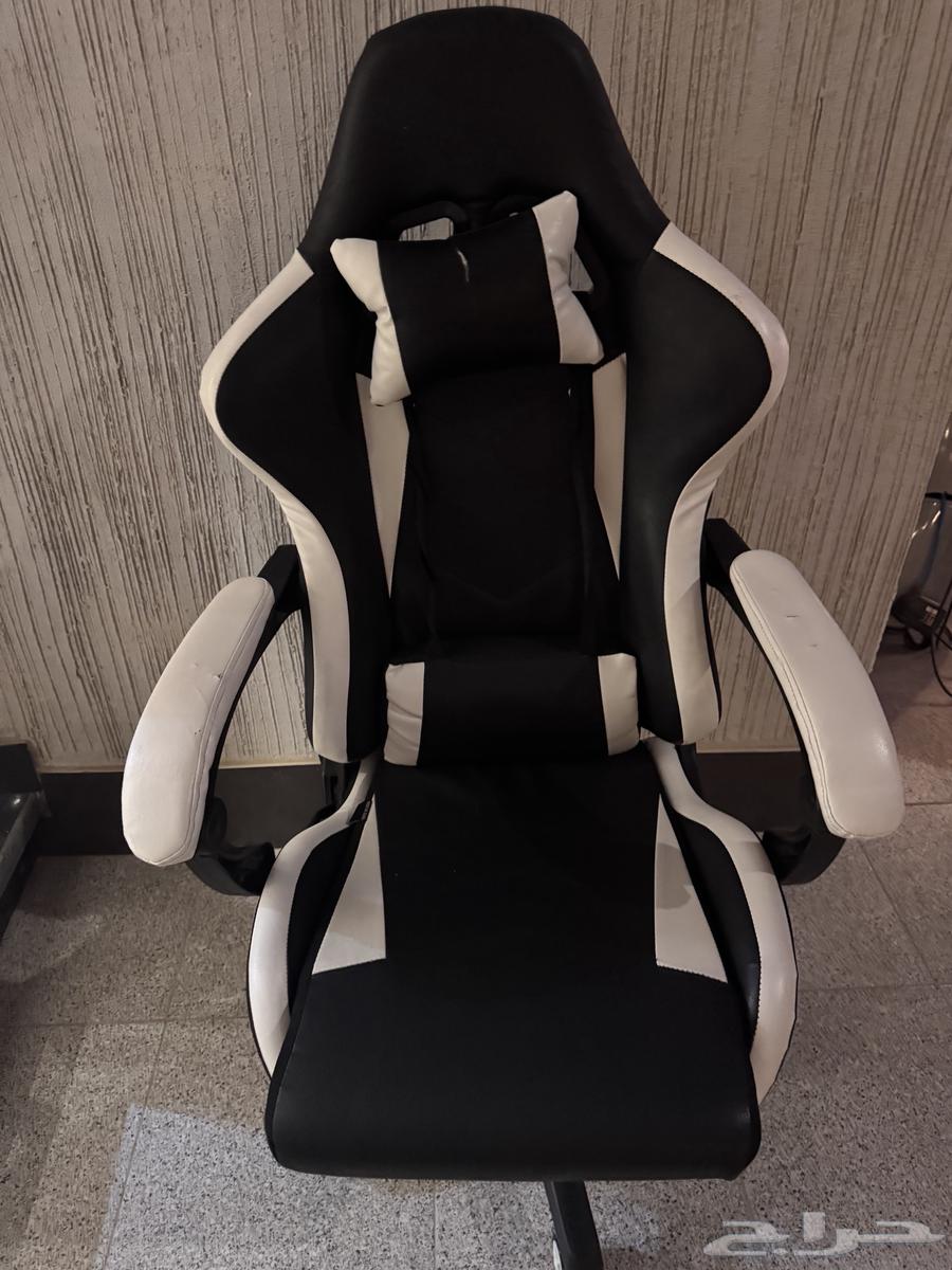 Two gaming chairs for sale63714334803458113