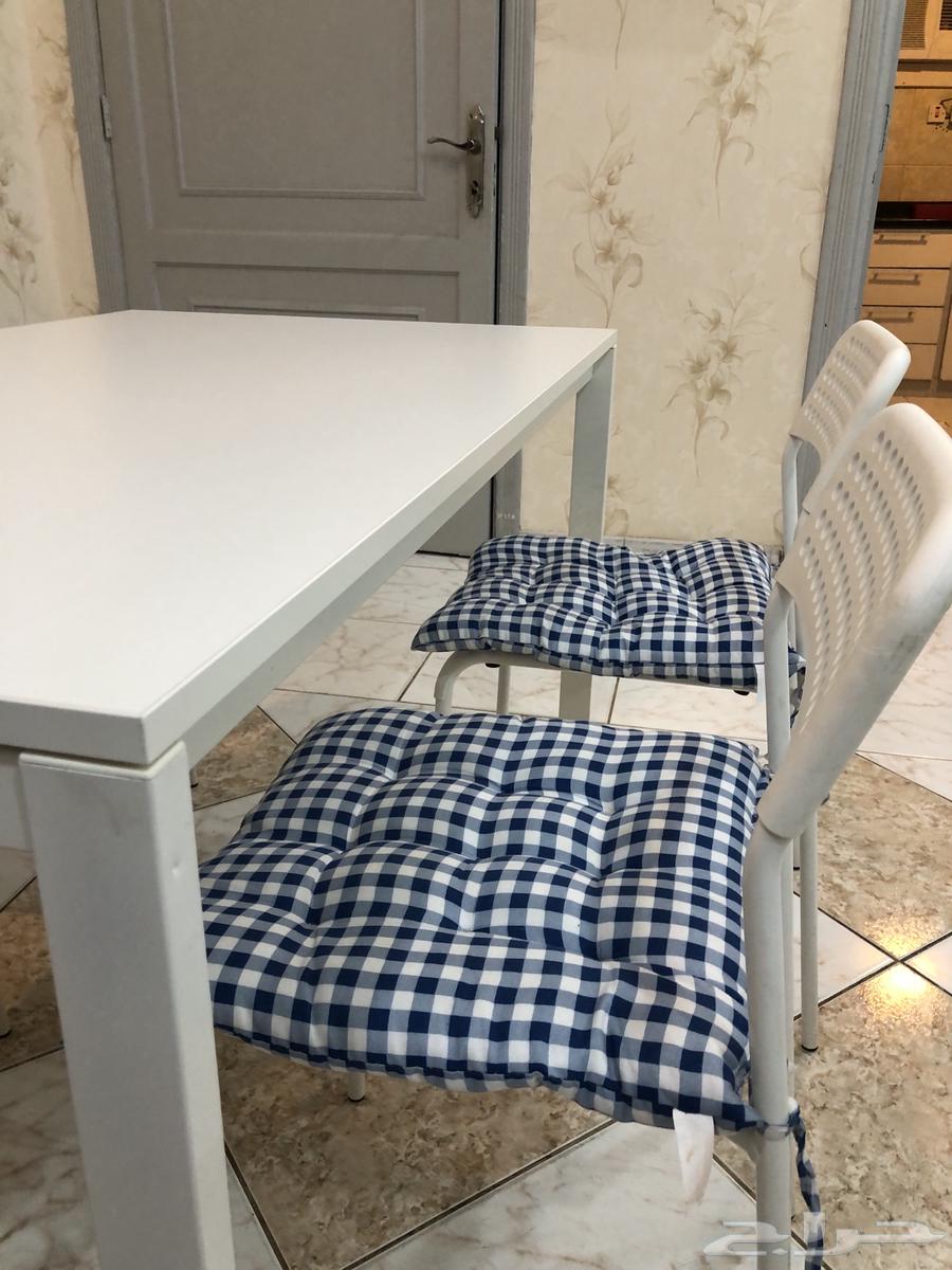 طاوله طعام من ايكيا شبه جديده63716453547139112