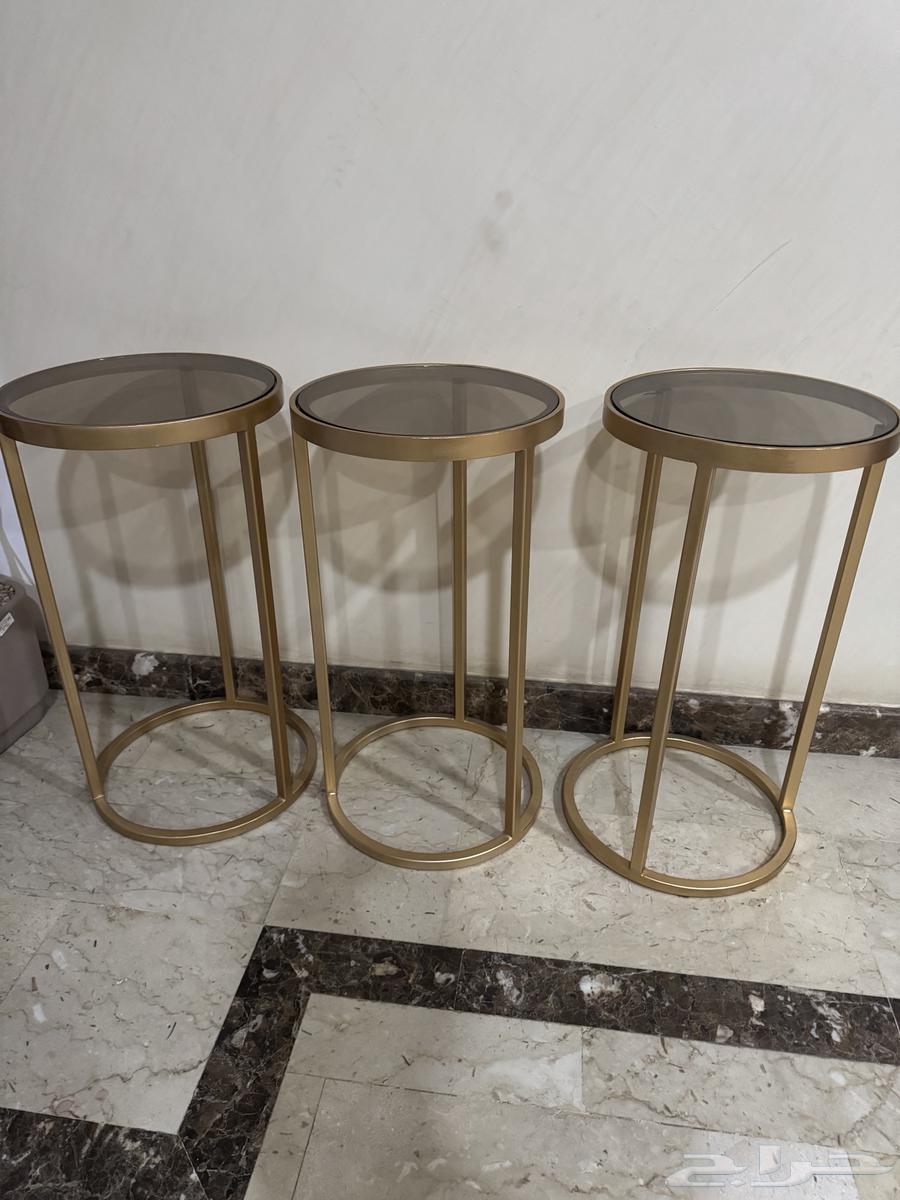 يوجد لدي 3 طاولات شبه جديدة للبيع63713031021827110