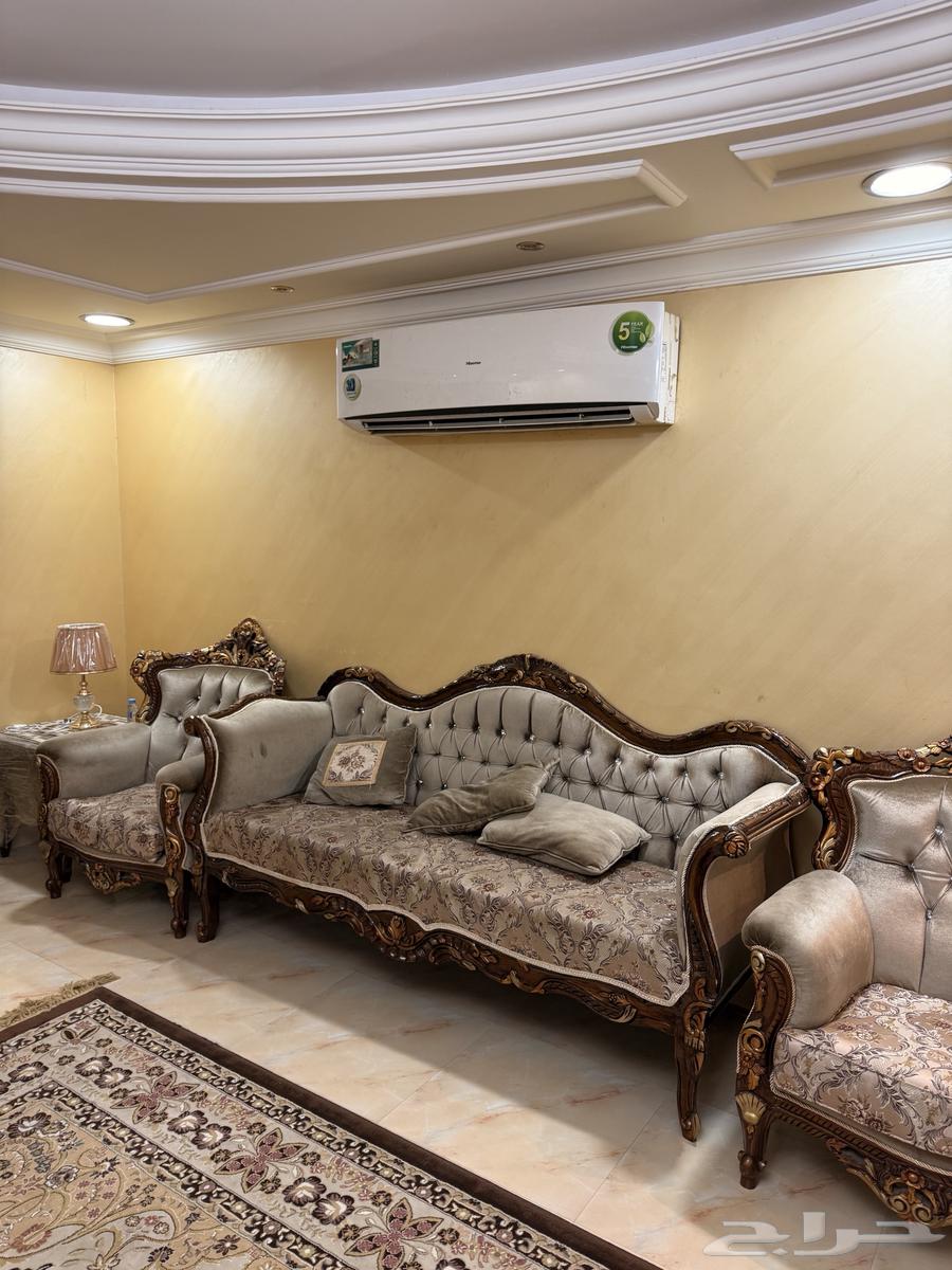 كنب فاخر 12 قطعة مع ستائر وسجادة نظيف جدا63708844595715111