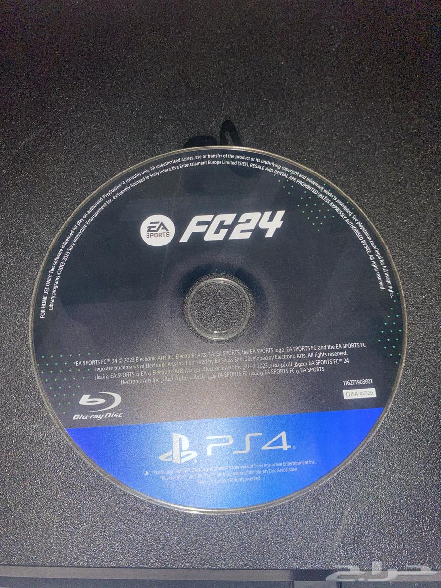 Sony 4 clean without scratch with original controller and FIFA24 euro version tape63708396249985113