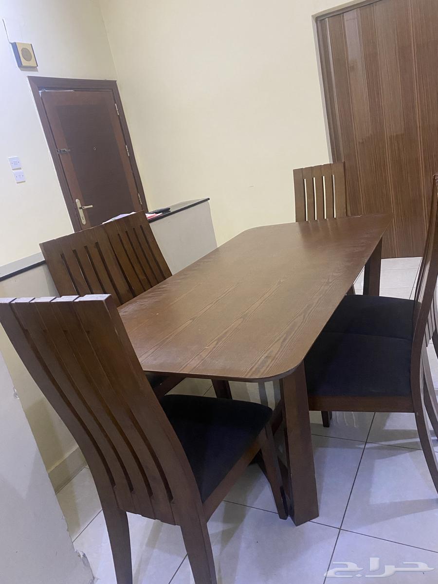 Dining table in excellent condition63713115763970110