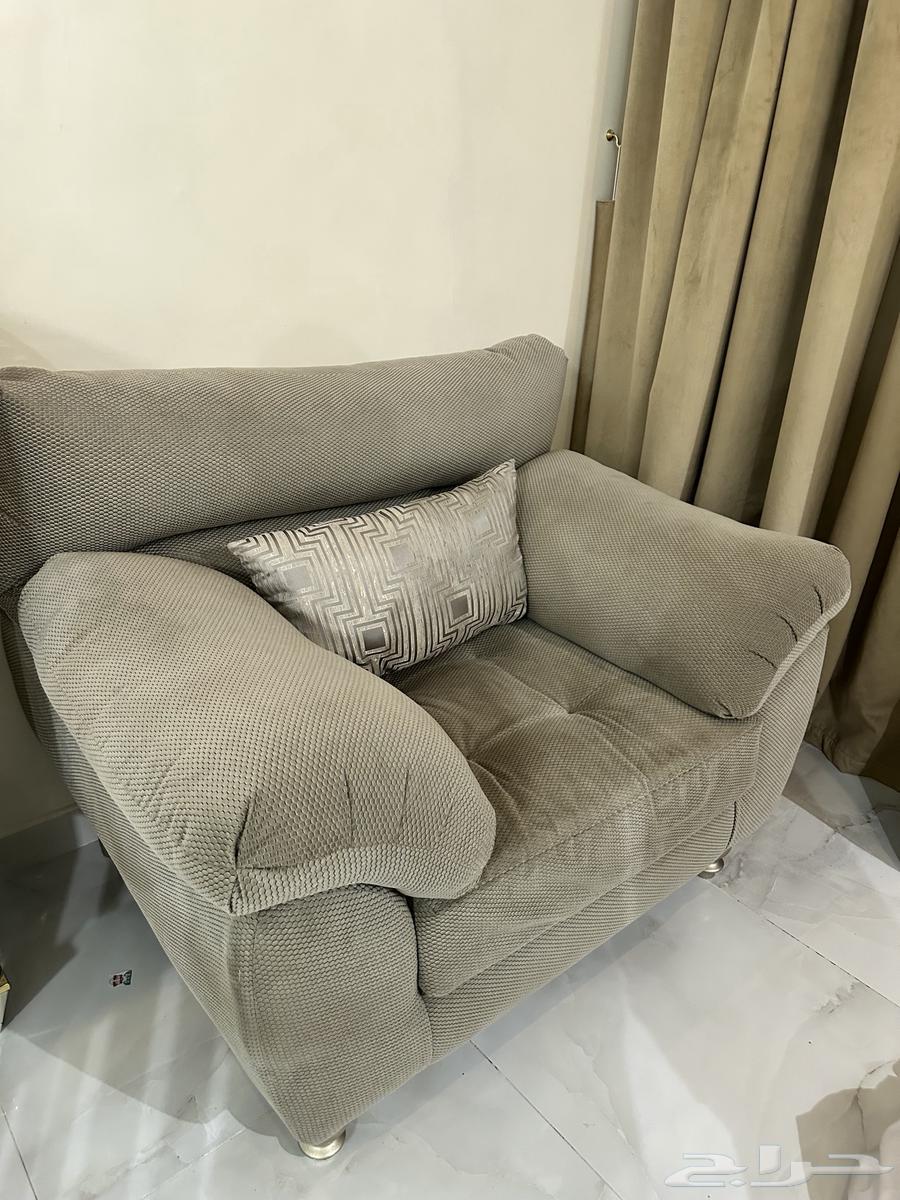 للبيع كنب مستخدم نظيف جدا63714812031361113