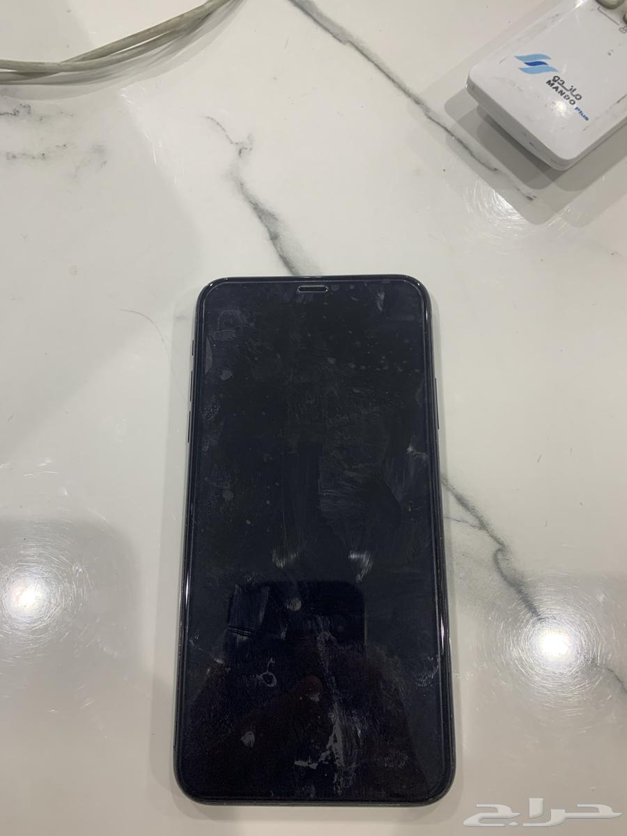iPhone 11 Pro Max with replaced screen, back, and battery, phone is working63714615543938111