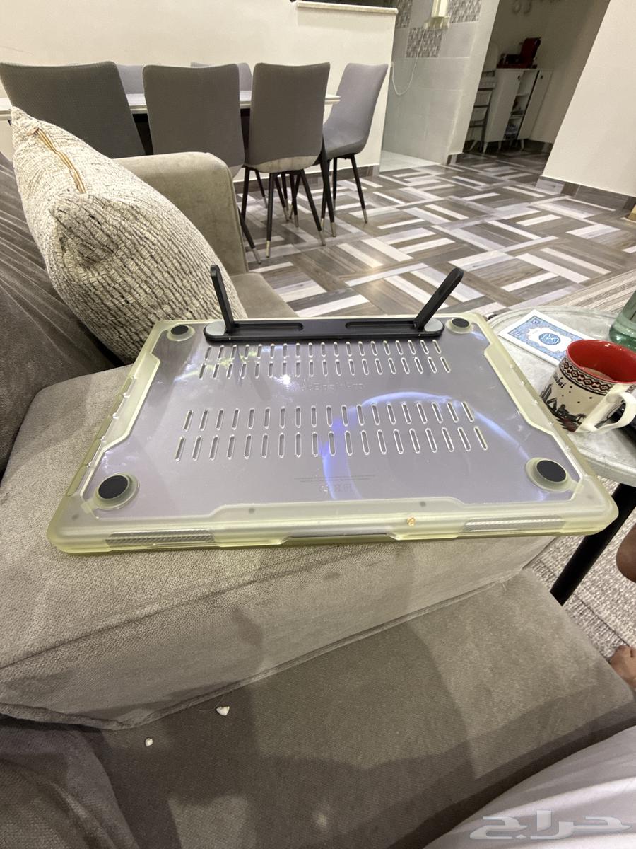 جهاز ماك بوك برو M163709654719105112