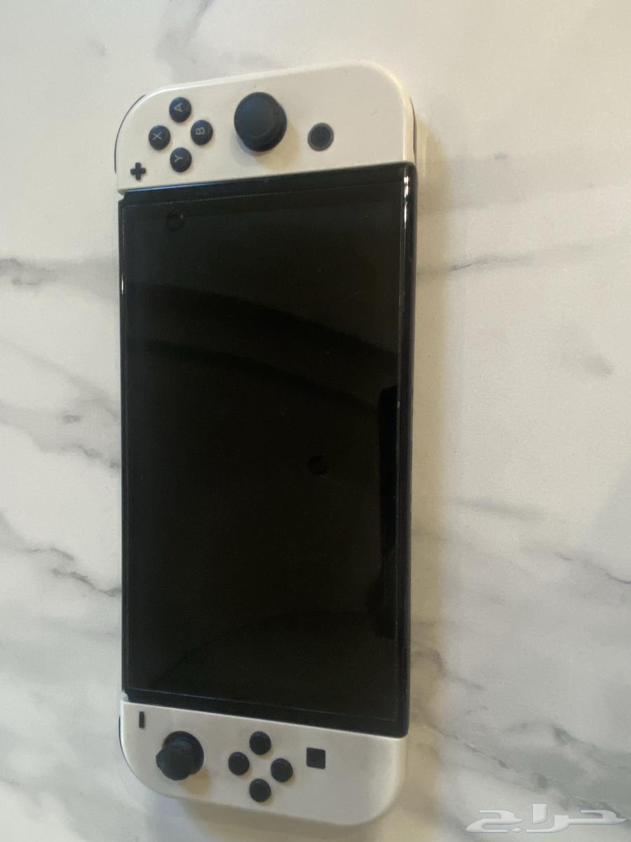 Nintendo with all its accessories and three additional games63712035736578110