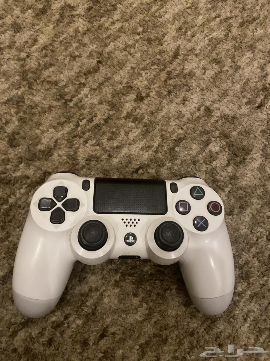 Sony 4 with case having cracks and removed sides and screws63706297853954114