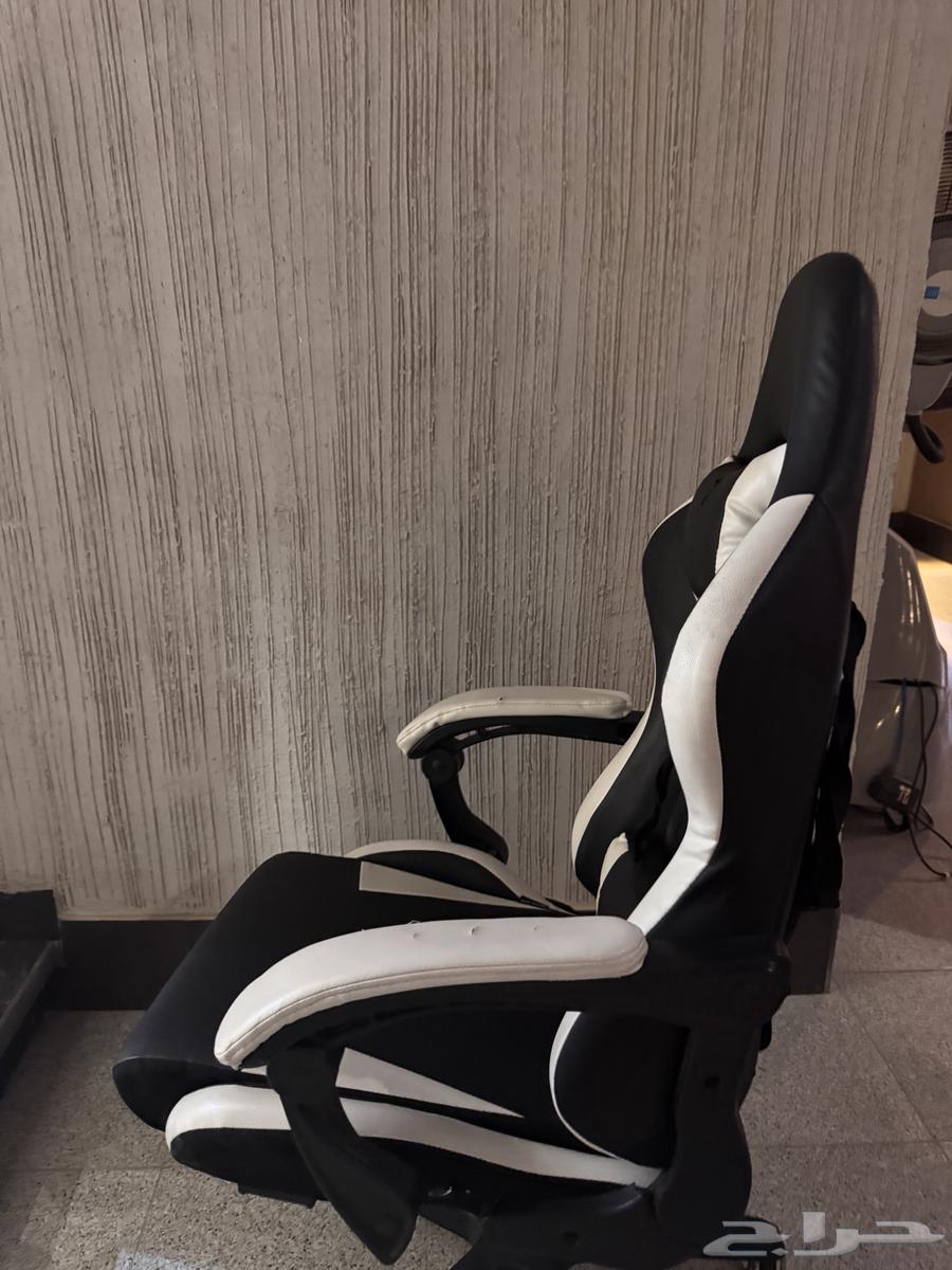 Two gaming chairs for sale63714334803458112