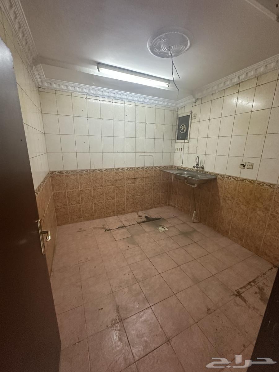 للايجار غرفتين وصاله حى اشبيليه 27 الف63379994464771114