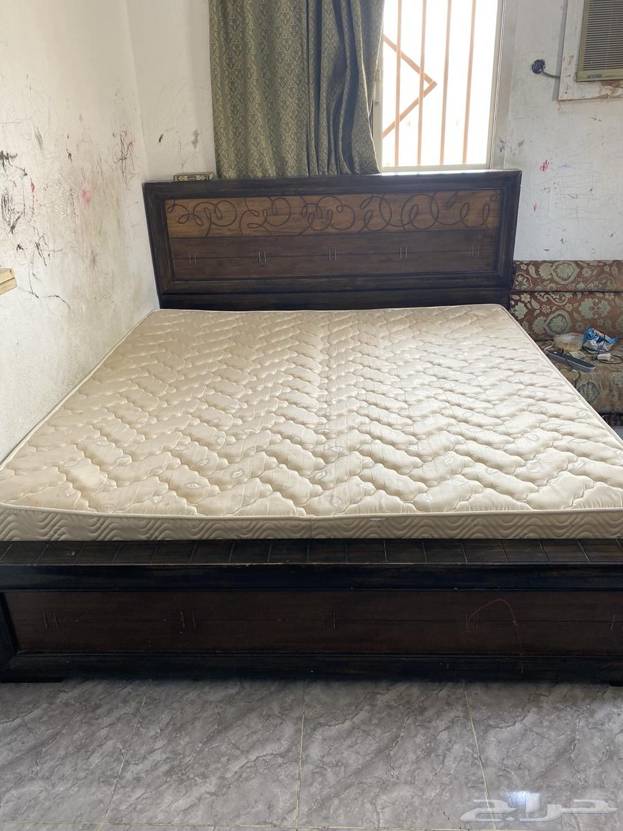 للبيع غرفه نوم مرتبه جديده من شهرين فقط والدليب سحاب63710677825155114