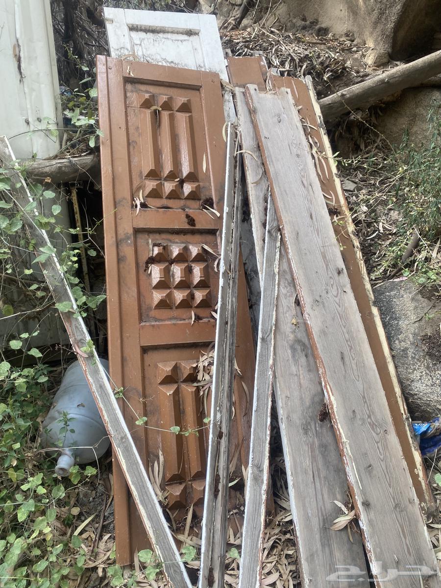باب قديم درفتين مع حلقاته63712848475650110