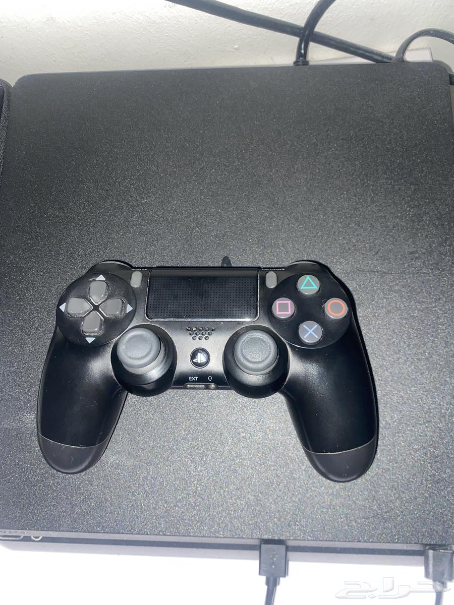 Sony 4 clean without scratch with original controller and FIFA24 euro version tape63708396249985110