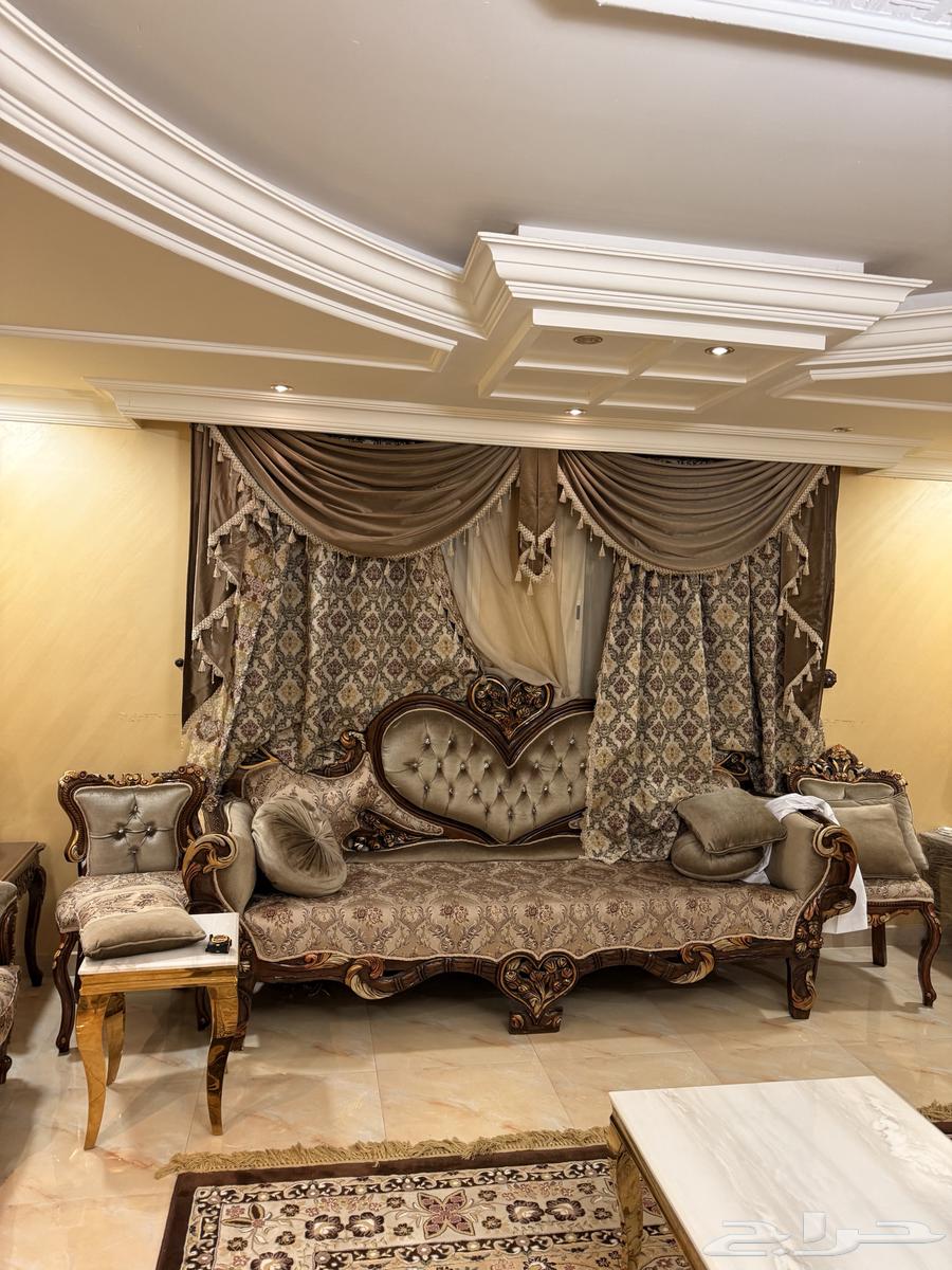 كنب فاخر 12 قطعة مع ستائر وسجادة نظيف جدا63708844595715114