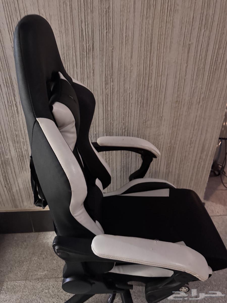 Two gaming chairs for sale63714334803458110