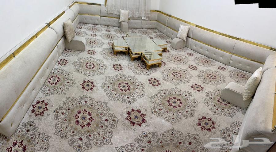 مساند للبيع 4 ف 5 وطاوله معها للبيع مستعجل63706299826563112