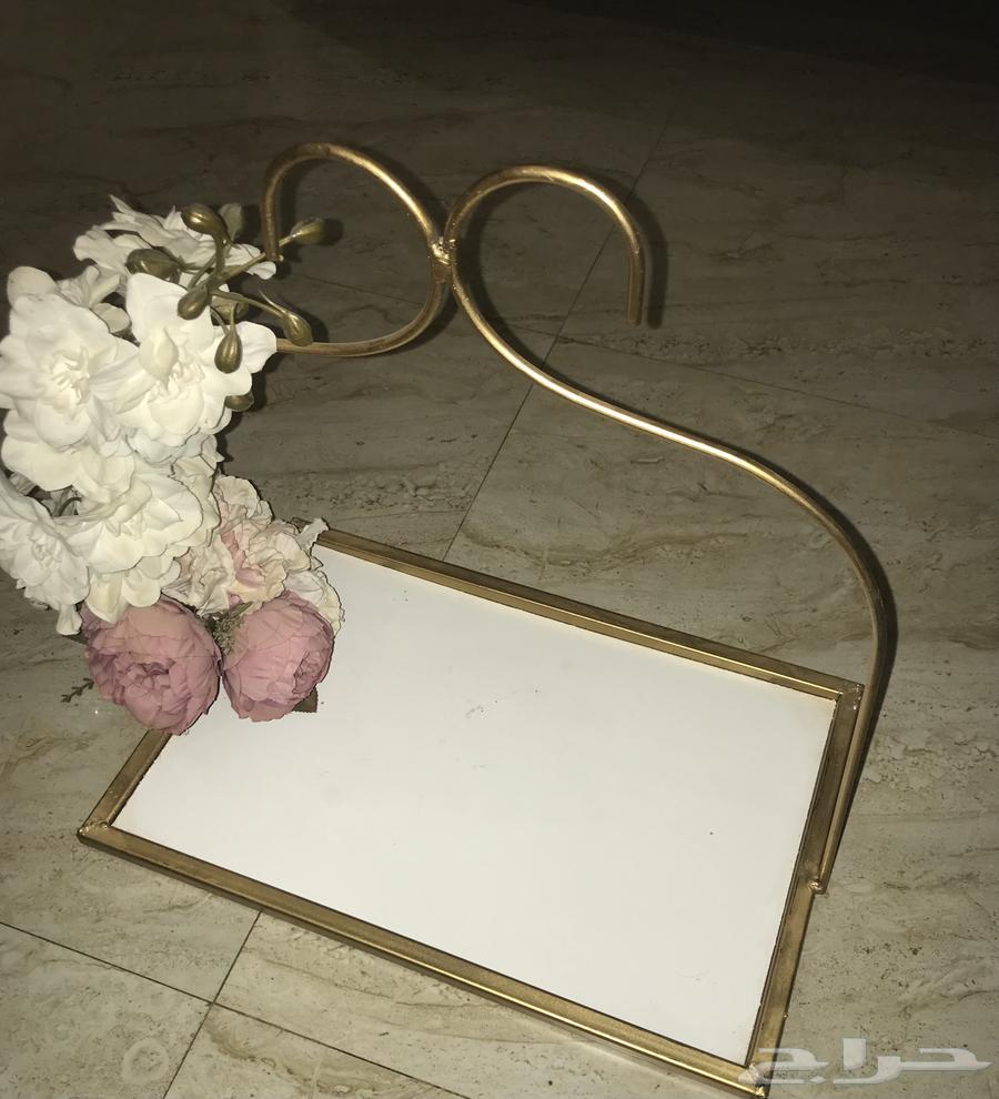 Golden serving stands and tables for sale63710589399937111