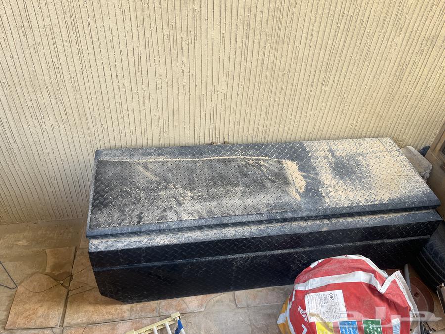 A box that was installed on a Silverado, with excellent internal space63782467165953110
