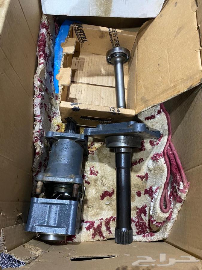 يوجد قطع فلفو طرمبة مع عمود تبع صندوق63788812448257110