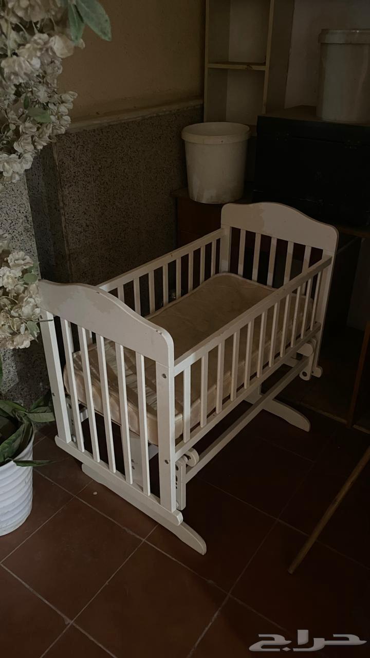 مكنسه كهربائيه جديده وسرير هزاز اطفال63707850382466110
