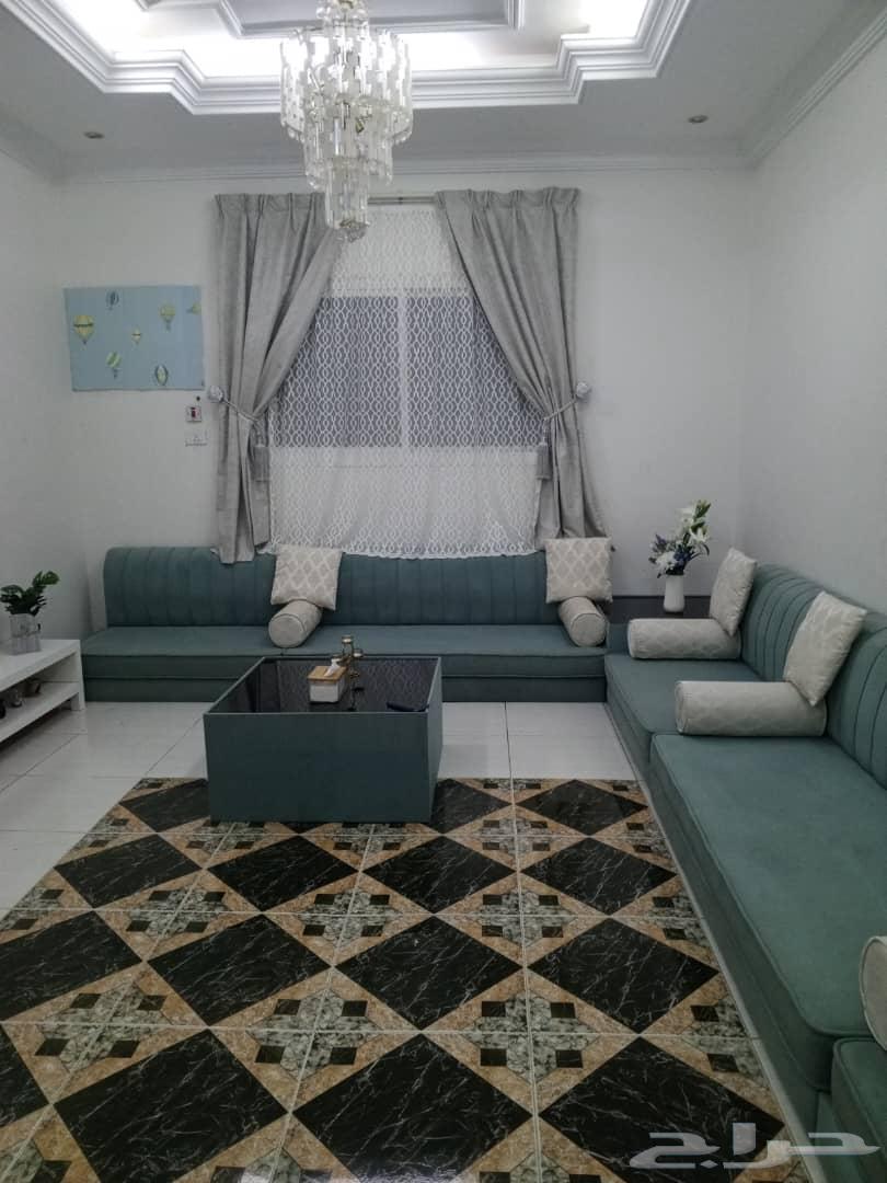 كنب للبيع مستخدم فتره بسيطه سبب البيع سلمت الشقه63706297608835110
