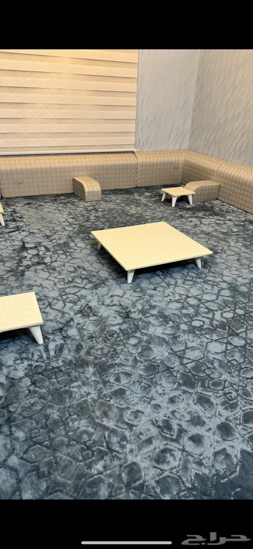 Floor seating set with carpet and floor tables63712035704963112