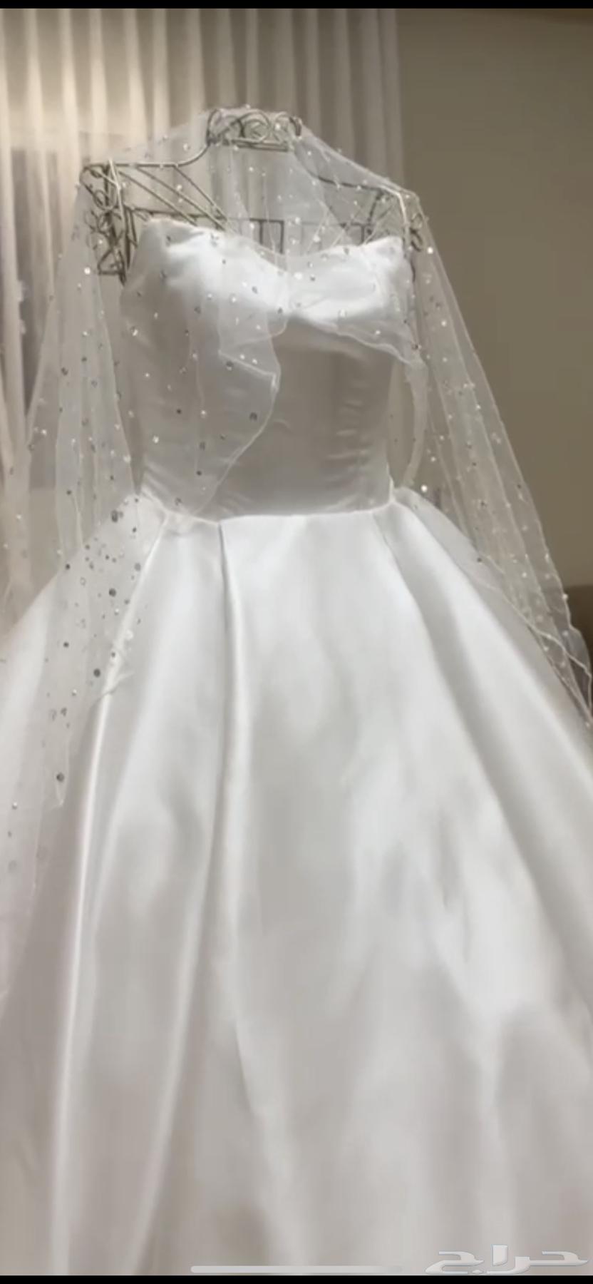 فستان زفاف ابيض للبيع مع ملحقاته(كعب ومسكة ورد وطرحه مطرزه)63706475295362114