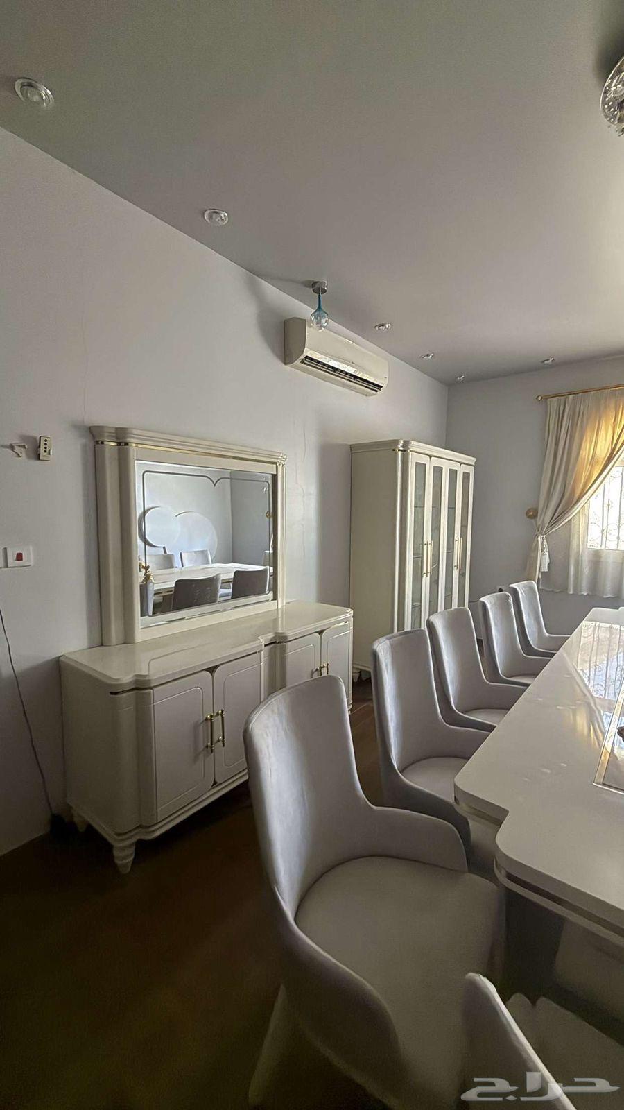 Hello, dining table with 12 chairs, dressing table, and wardrobe63714812001283112