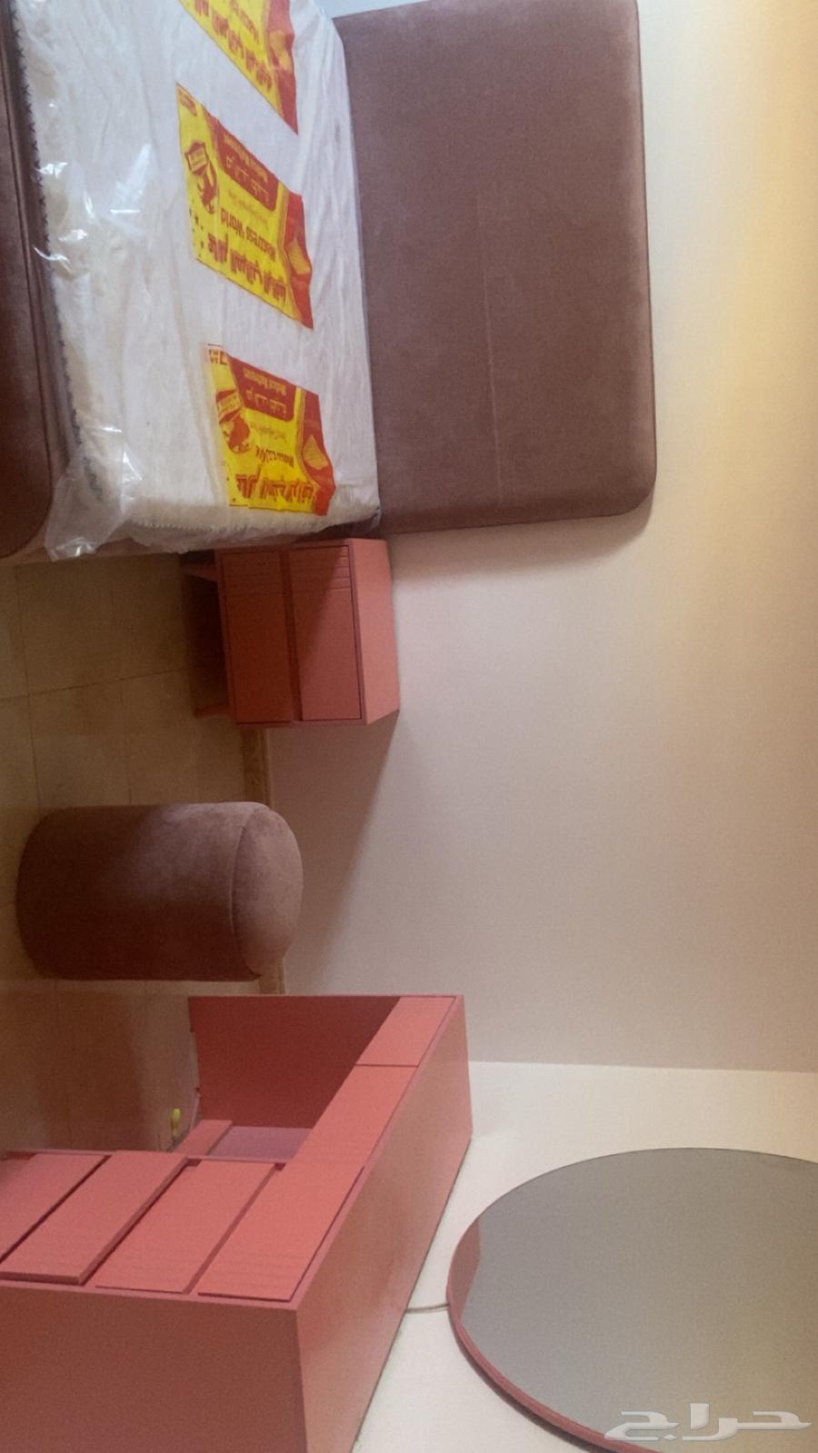 غرفه كامله (سرير وتسريحه وكوميدينه ودولاب)63708931870209112