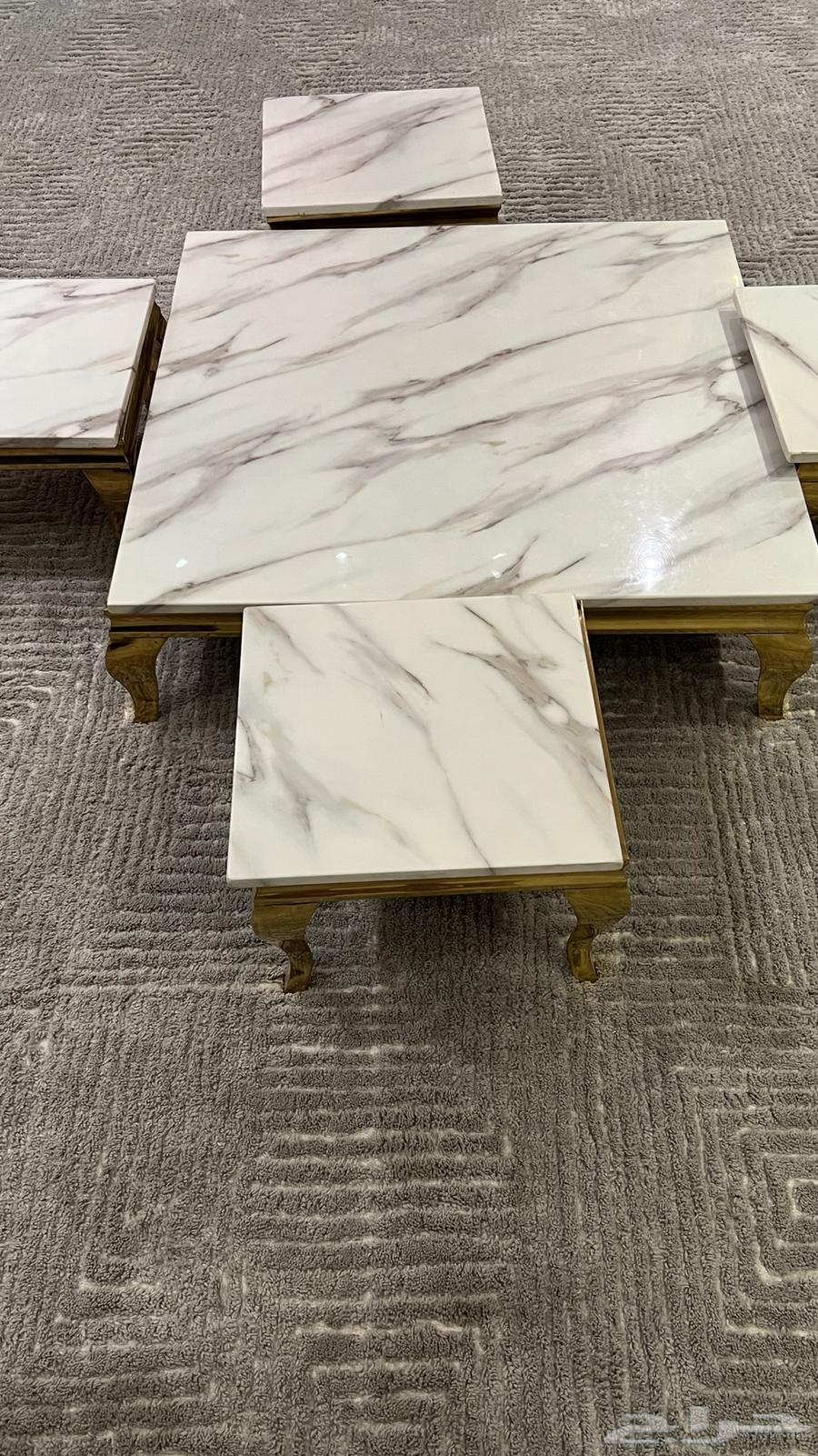 Clean marble tables for floor seating63720756865025112