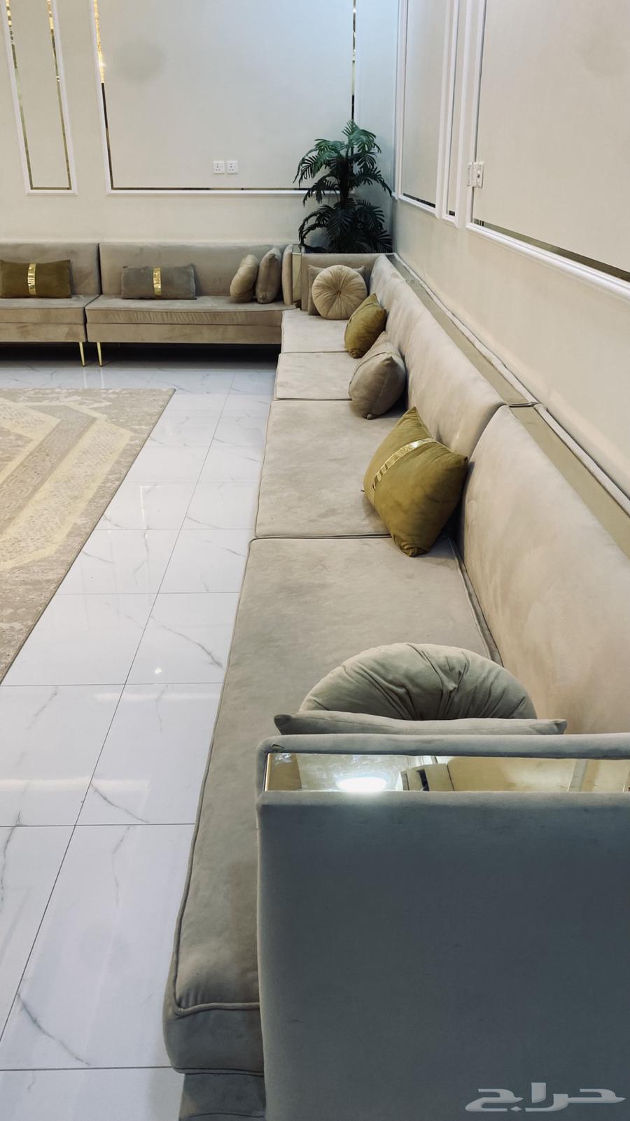 Newly used clean sofa set, six in width and eight in length63727843212674111