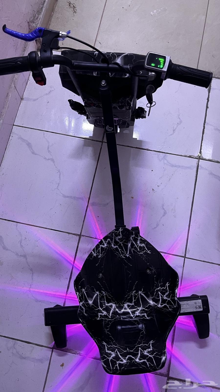 New scooter used for a year or less, nothing wrong with it, it's pure disbelief what's behind it63728244238850114
