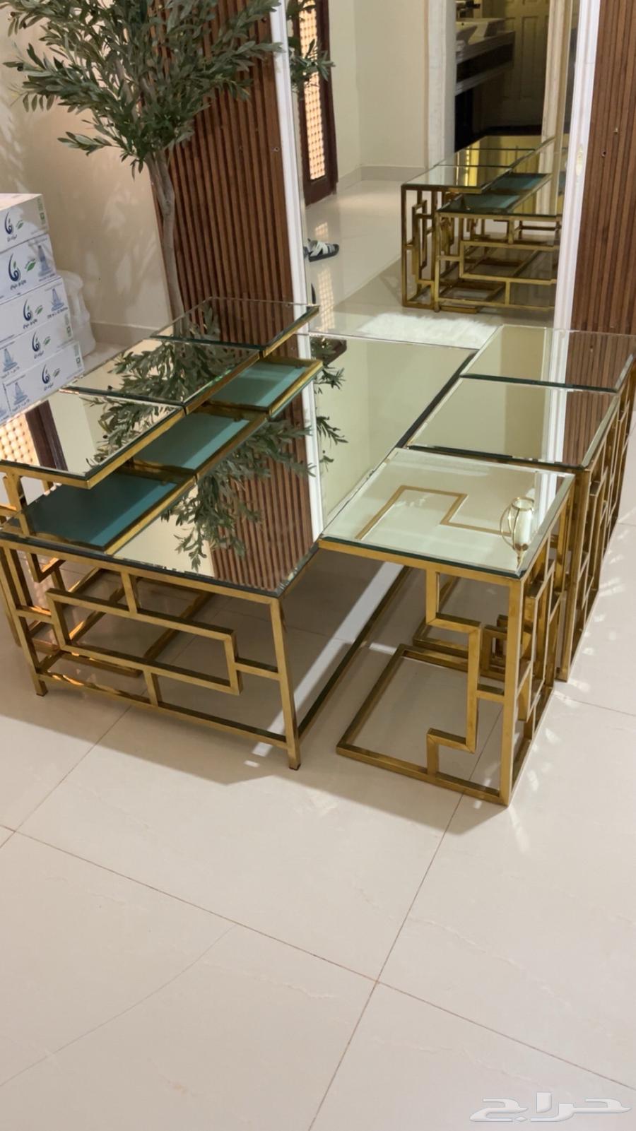 طاولة مرايا كبيره وسته خدمه63722243035395110