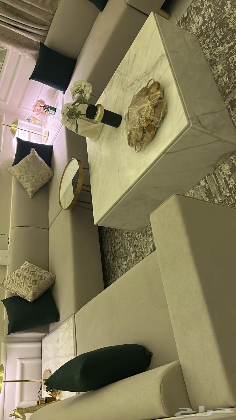 كنب شبه جديد مع طاولته   الفرشه63717999122563111