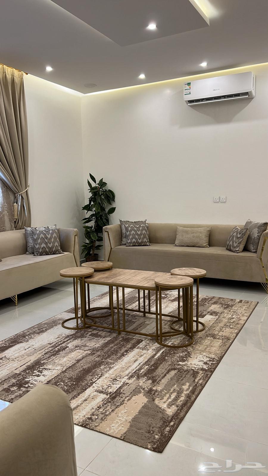 للبيع كنب مع ستاره وفرشه وطاوله63719947140609113