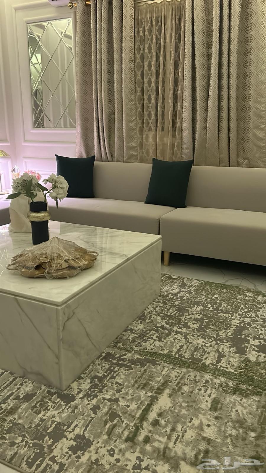 كنب شبه جديد مع طاولته   الفرشه63717999122563112