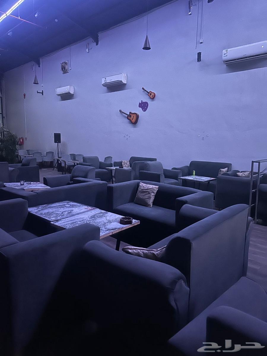 Cafe furniture consisting of 70 chairs, 20 sofa sets, 60 tables63724200139905111